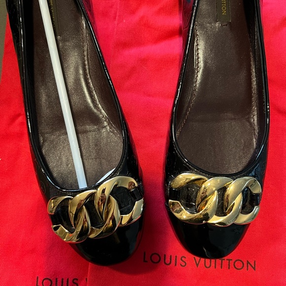 Louis Vuitton Claudia Flat Ballerina in a size 39 - worn only once. - Picture 2 of 8